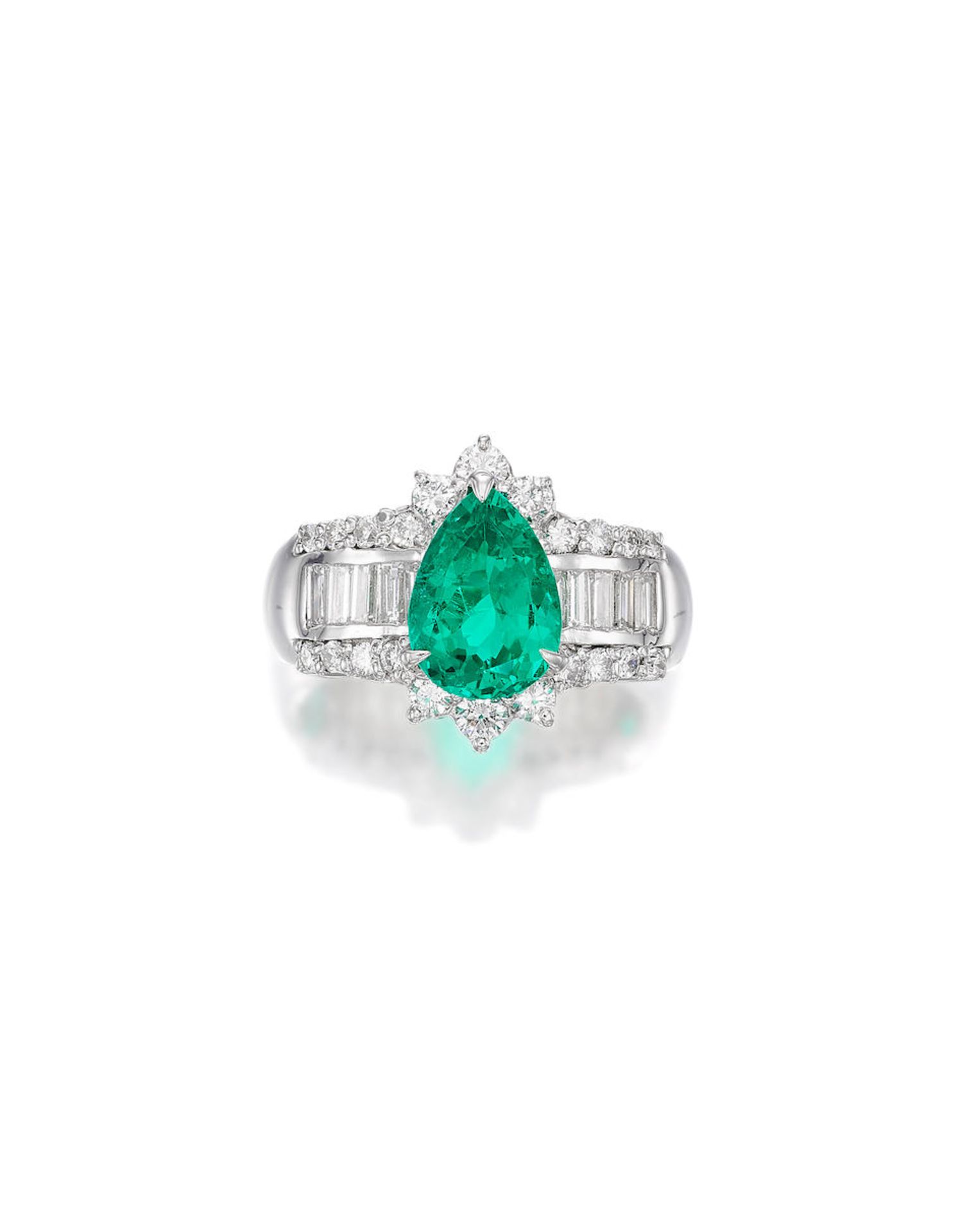 EMERALD AND DIAMOND RING