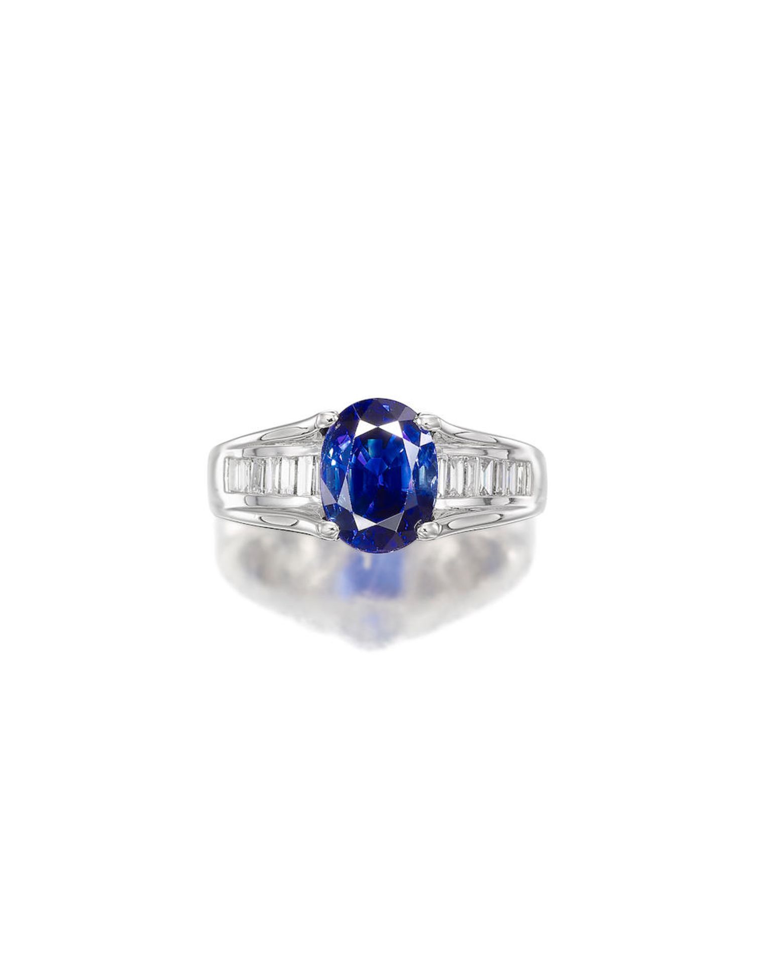 SAPPHIRE AND DIAMOND RING