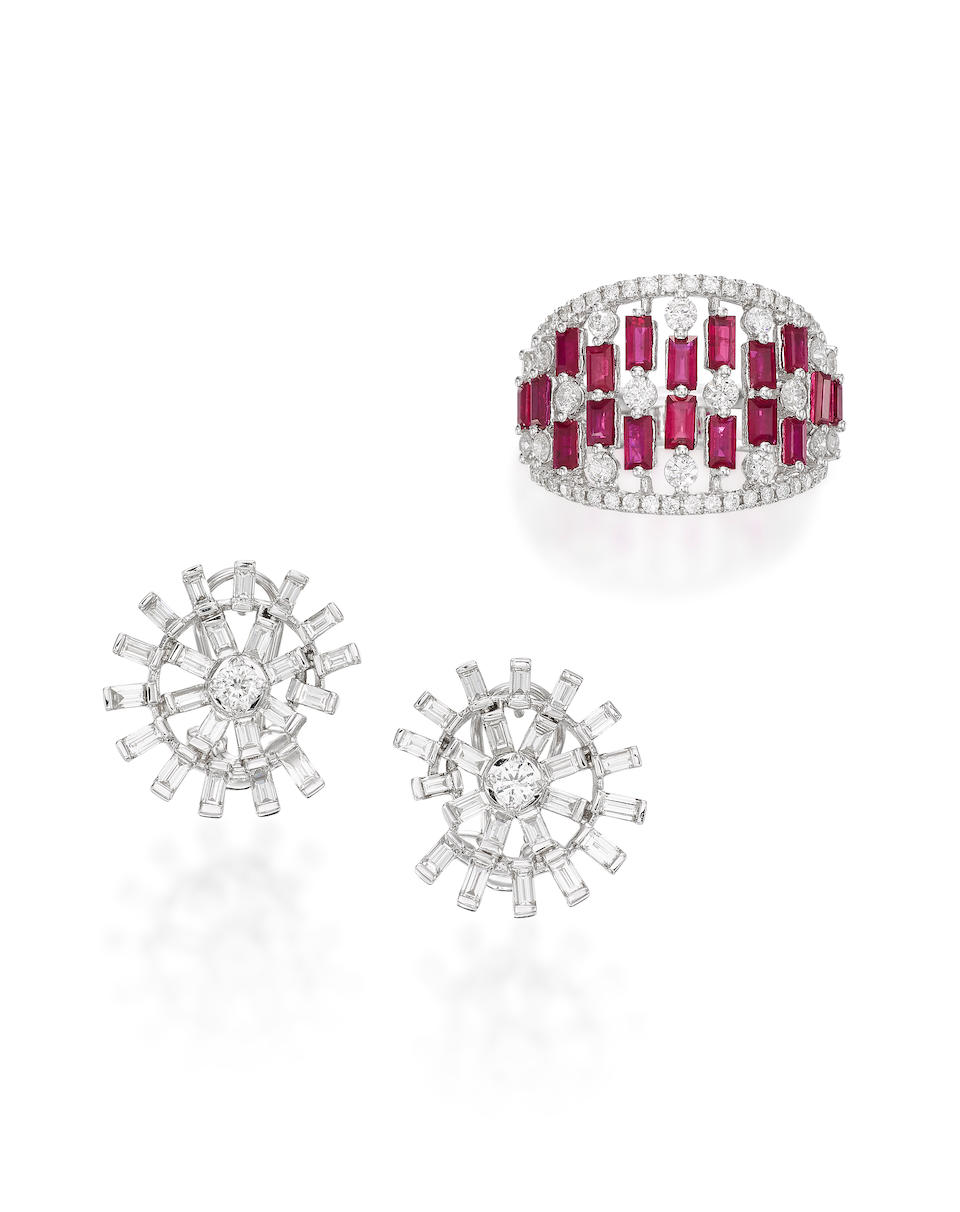 RUBY AND DIAMOND RING, AND PAIR OF DIAMOND EARRINGS (2)