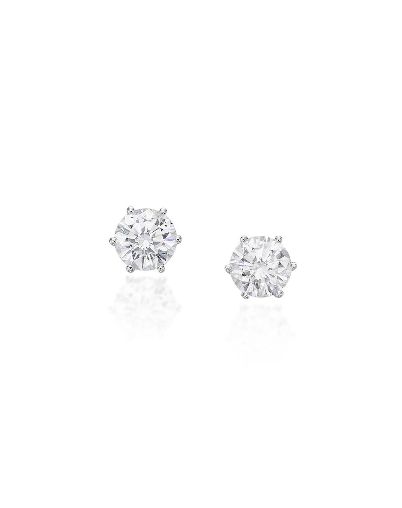 PAIR OF DIAMOND EARSTUDS