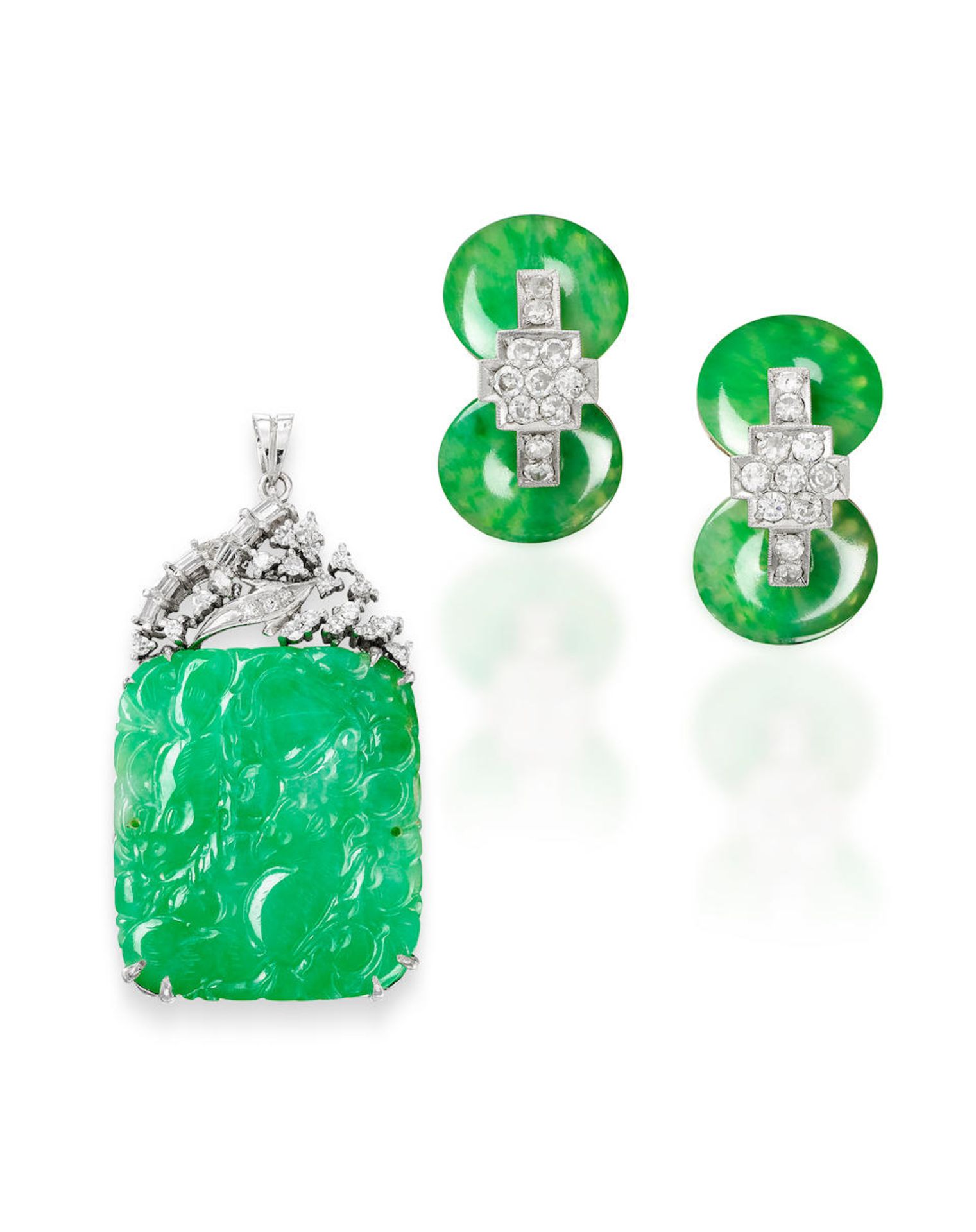 CARVED JADEITE AND DIAMOND PENDANT, AND PAIR OF JADEITE 'HUAIGU' AND DIAMOND EARCLIPS (2)