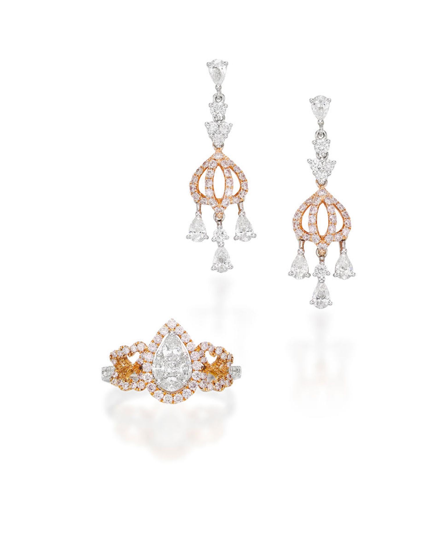 COLOURED DIAMOND AND DIAMOND RING AND PENDENT EARRING SET (2)
