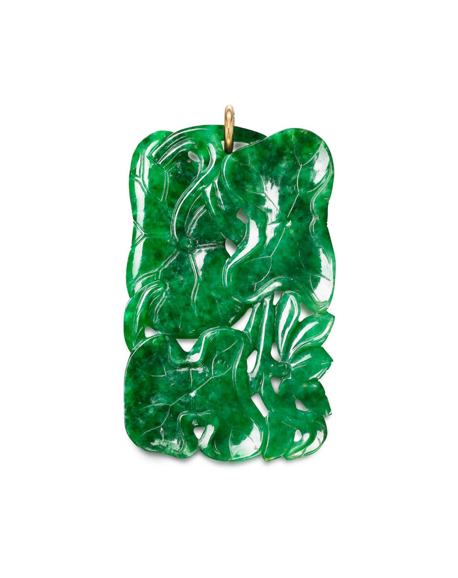 CARVED JADEITE 'LOTUS LEAF' PENDANT