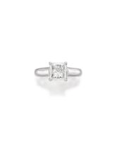 DIAMOND SOLITAIRE RING