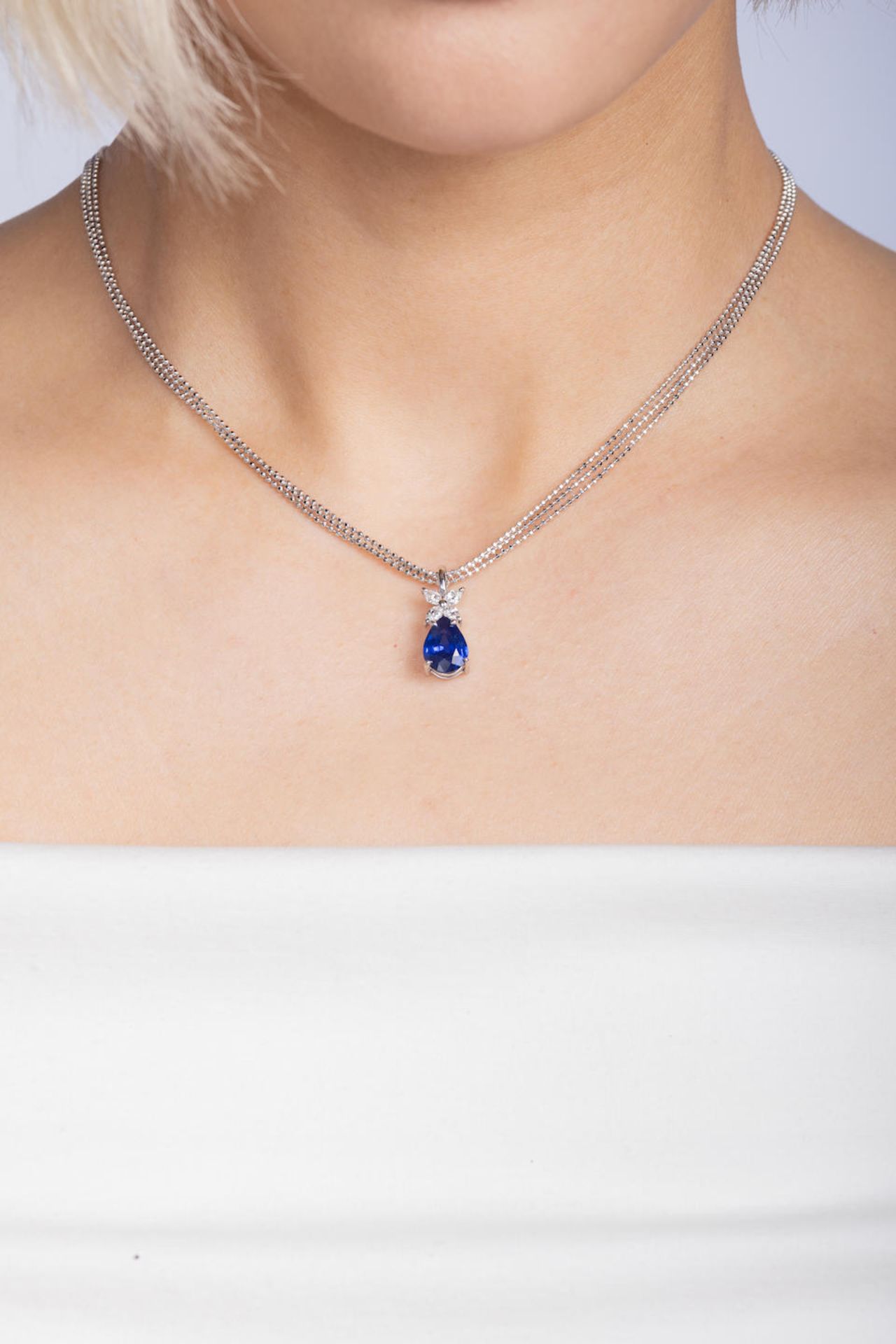 SAPPHIRE AND DIAMOND PENDANT NECKLACE - Image 3 of 3