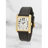 Patek Philippe. A fine rectangular 18K gold manual wind wristwatch Patek Philippe. Belle montre ...