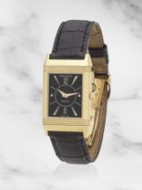 Jaeger-LeCoultre. A fine rectangular 18K gold manual wind wristwatch Jaeger-LeCoultre. Belle mon...