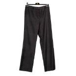 CHANEL, Collection Prêt à Porter Automne/Hiver 2004. Pantalon de tailleur gris. Direct...