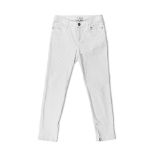 CHANEL, Collection Prêt à Porter, cira 2014. pantalon jean blanc. Directeur artistique...