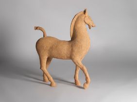 RARE GRAND CHEVAL EN TERRE CUITE Dynastie des Han Orientaux (25-220 après J.-C.)