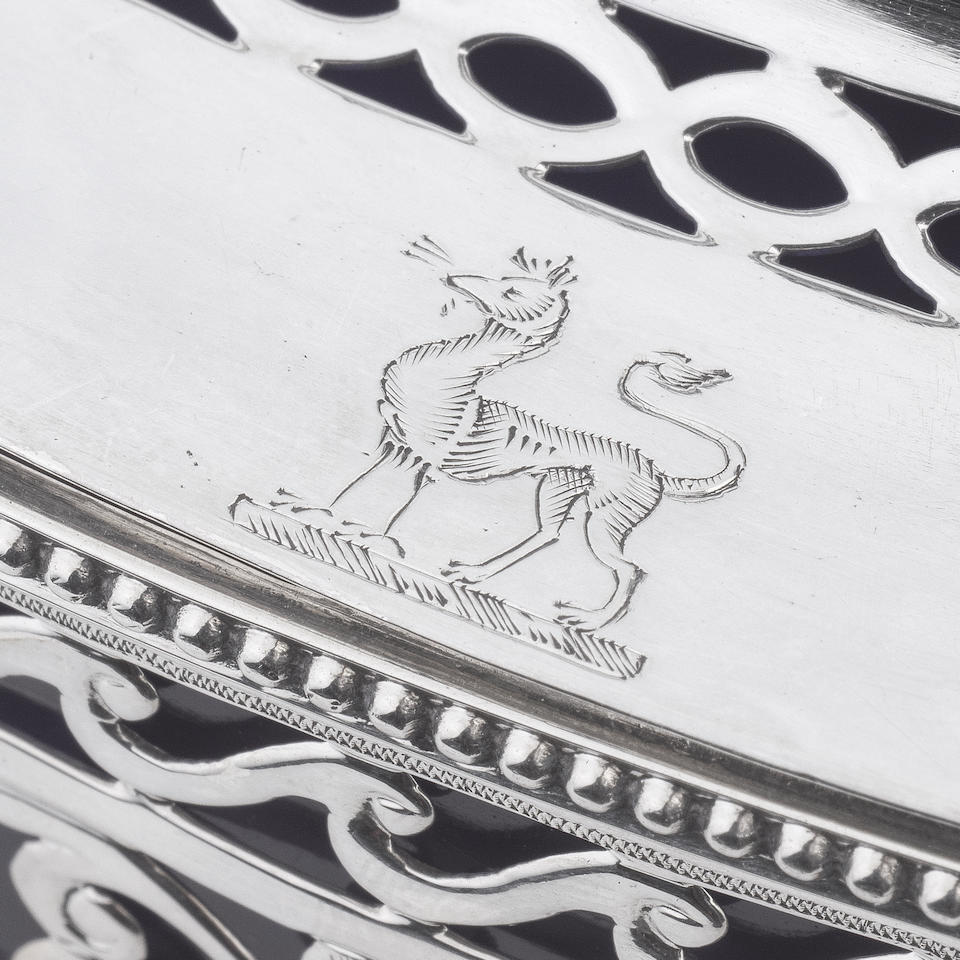 A good George III pierced silver Neo Classical covered two-handled butter dish Richard Morton & ... - Image 2 of 2