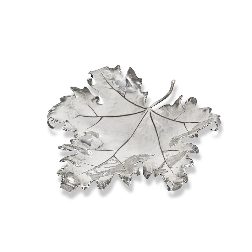 BUCCELLATI: a small silver leaf-form bowl Italian 20th century, incuse stamped BUCCELLATI and 925