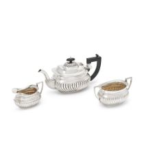 A silver three-piece tea service William Devenport, Birmingham 1929 (3)