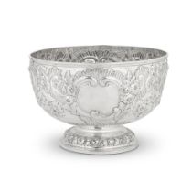 An Edwardian silver rosebowl Charles Stuart Harris, London 1902