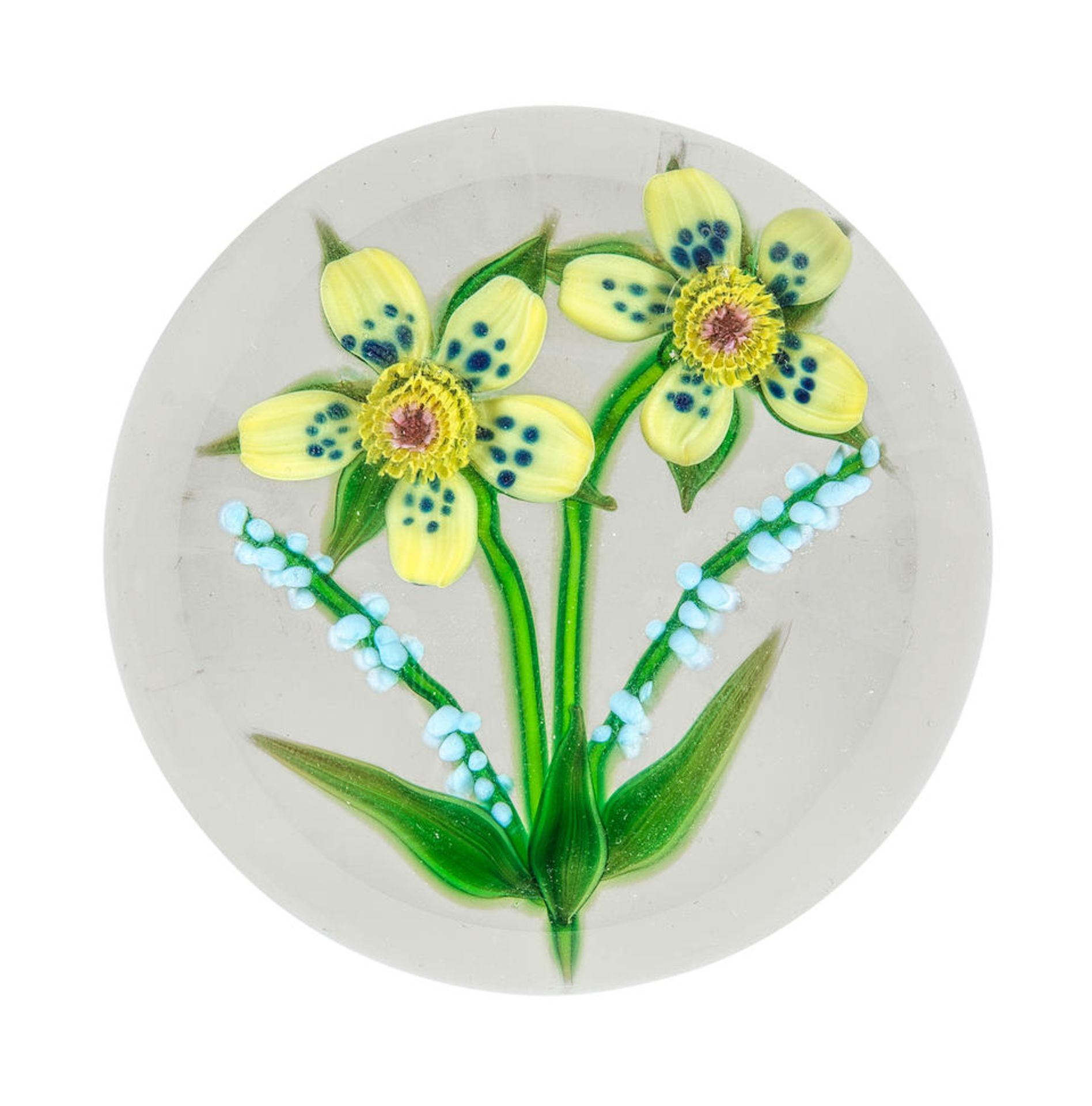 A Debbie Tarsitano wheatflower bouquet paperweight, circa 1990