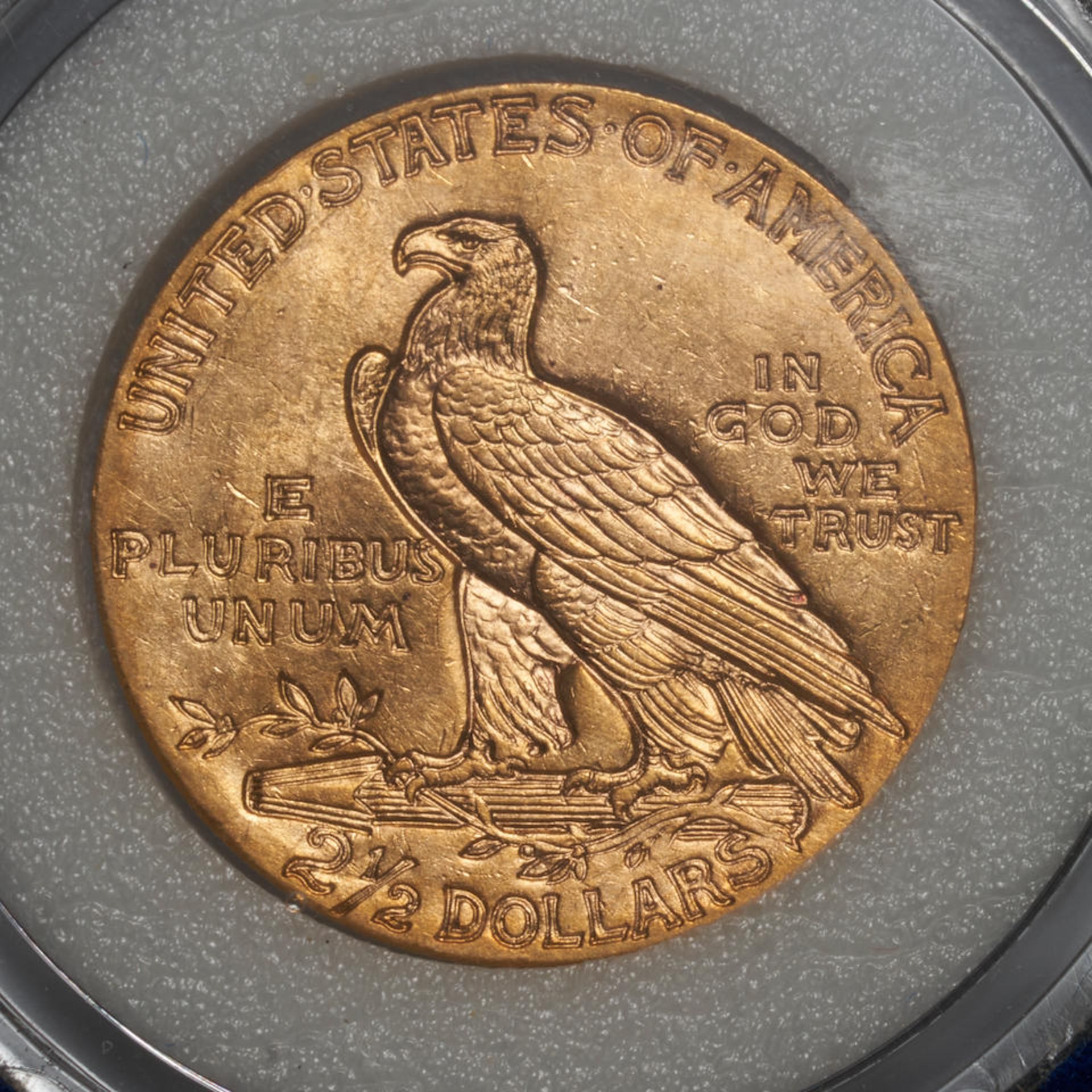 United States 1929 Indian Head $2.50 Quarter Eagle Gold Coin. - Bild 2 aus 3