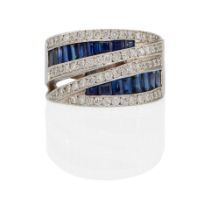 AN 18K WHITE GOLD, SAPPHIRE AND DIAMOND RING
