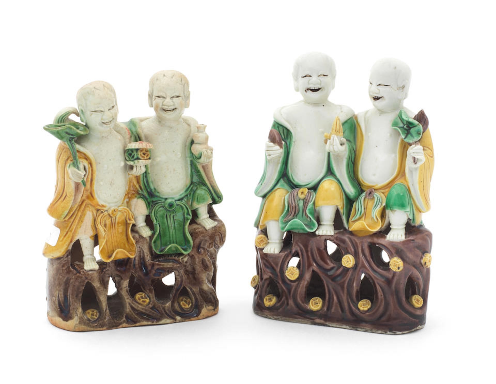A PAIR OF FAMILLE VERTE BISCUIT FIGURES OF THE HEHE ERXIAN Kangxi (2)