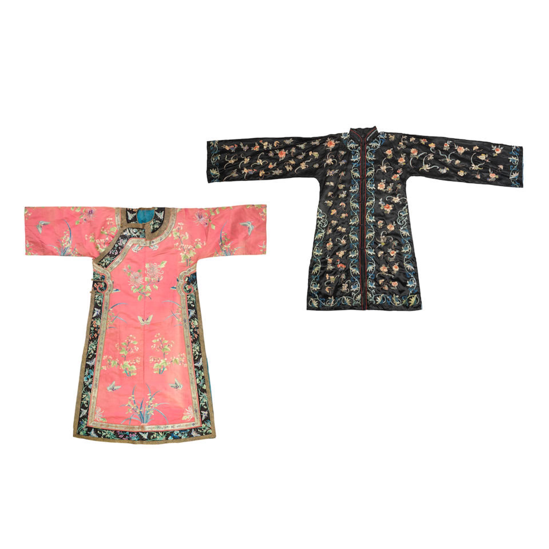 A PINK-GROUND SILK ROBE AND A BLACK-GROUND SILK ROBE Late Qing Dynasty (2)