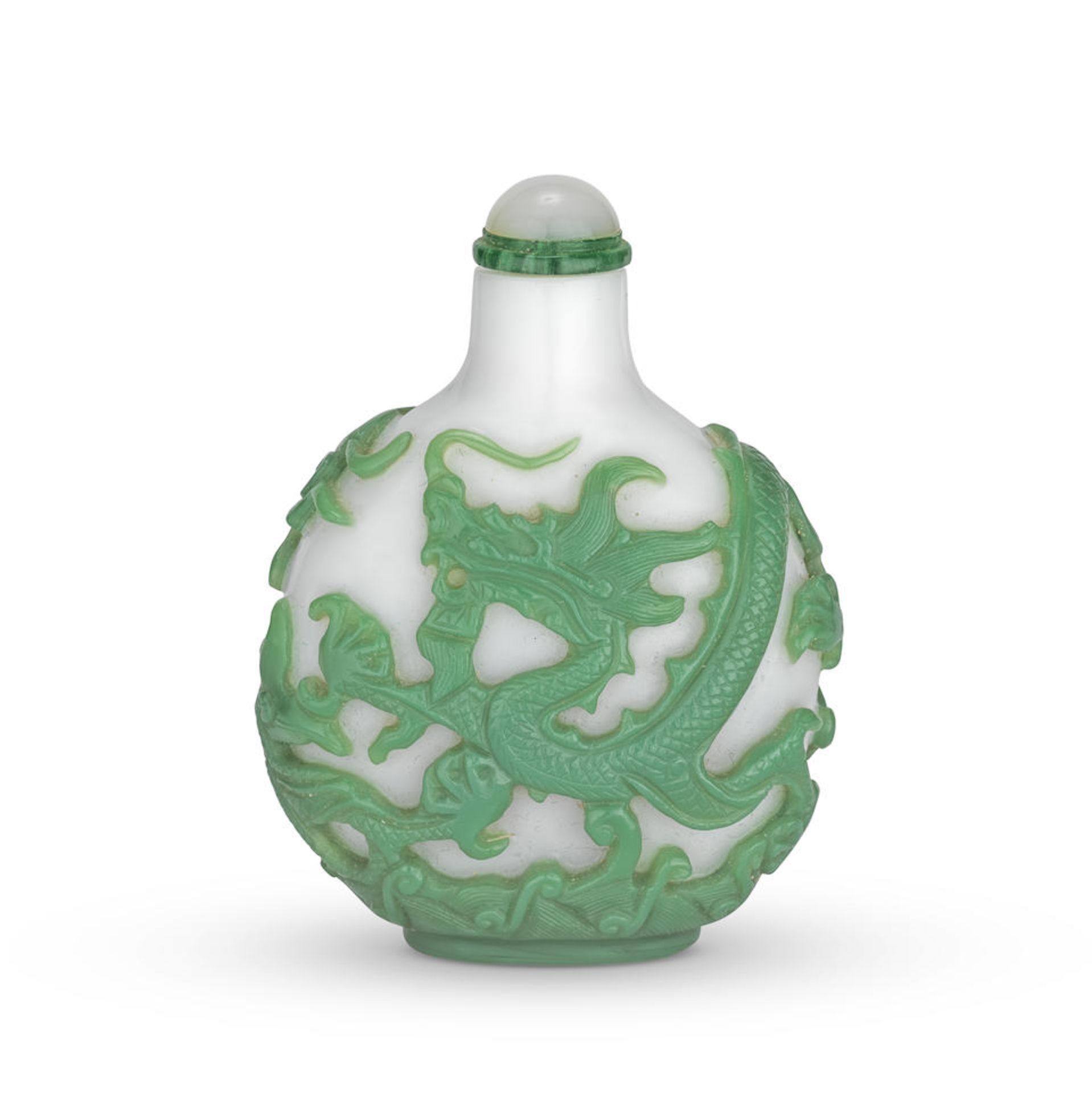 A GREEN-OVERLAY WHITE GLASS 'DRAGON' SNUFF BOTTLE Late Qing Dynasty (2)