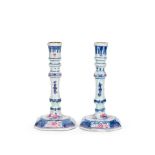 A PAIR OF PUCE-ENAMELLED BLUE AND WHITE EXPORT CANDLE STICKS Qianlong (2)