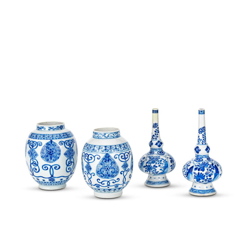 TWO RELATED PAIRS OF BLUE AND WHITE ROSEWATER SPRINKLERS AND OVOID JARS Kangxi (4)