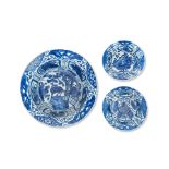 THREE BLUE AND WHITE KRAAK BOWLS 16th/17th century (3)