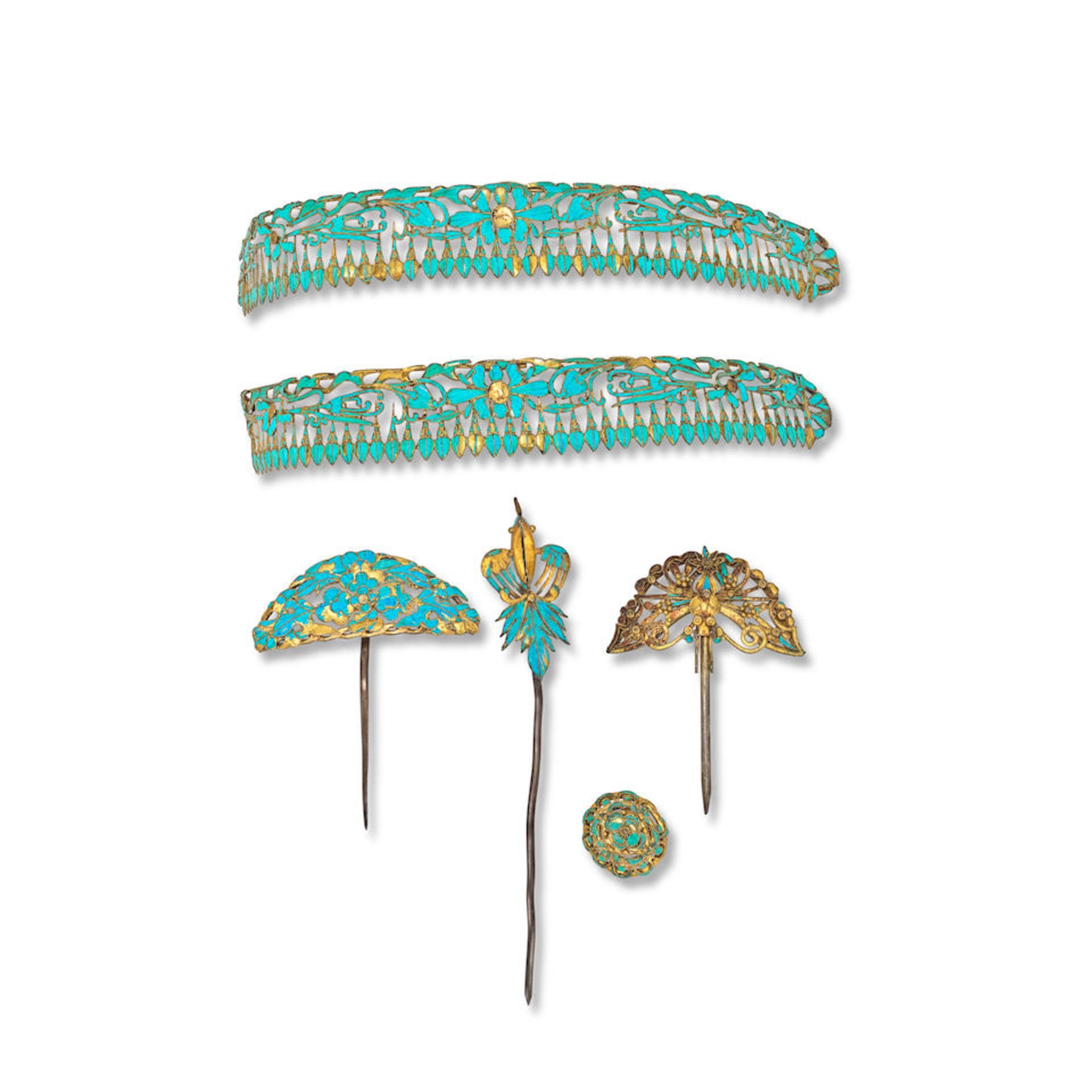 A GROUP OF KINGFISHER FEATHER JEWELLERY Late Qing Dynasty (6)