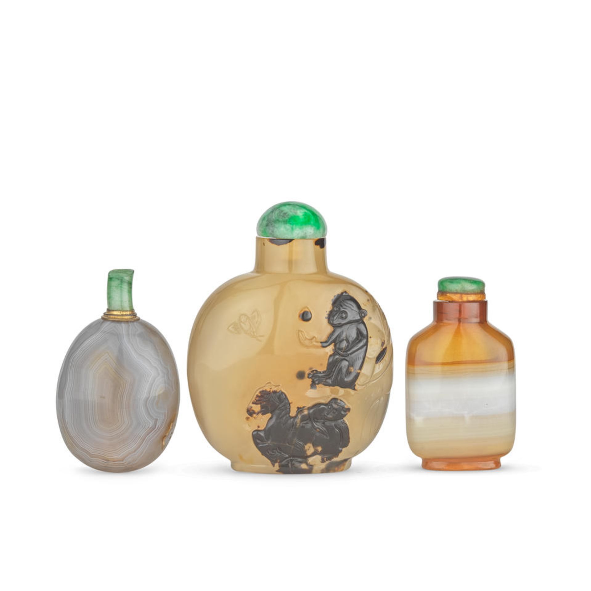 THREE AGATE SNUFF BOTTLES Qing Dynasty (6)