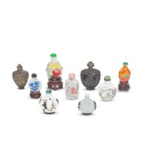 SEVEN GLASS SNUFF BOTTLES AND TWO METAL BOTTLES 19th/20th century (18)