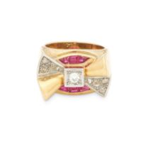 RUBY AND DIAMOND TANK RING, CIRCA 1940 BAGUE TANK RUBIS ET DIAMANTS, CIRCA 1940