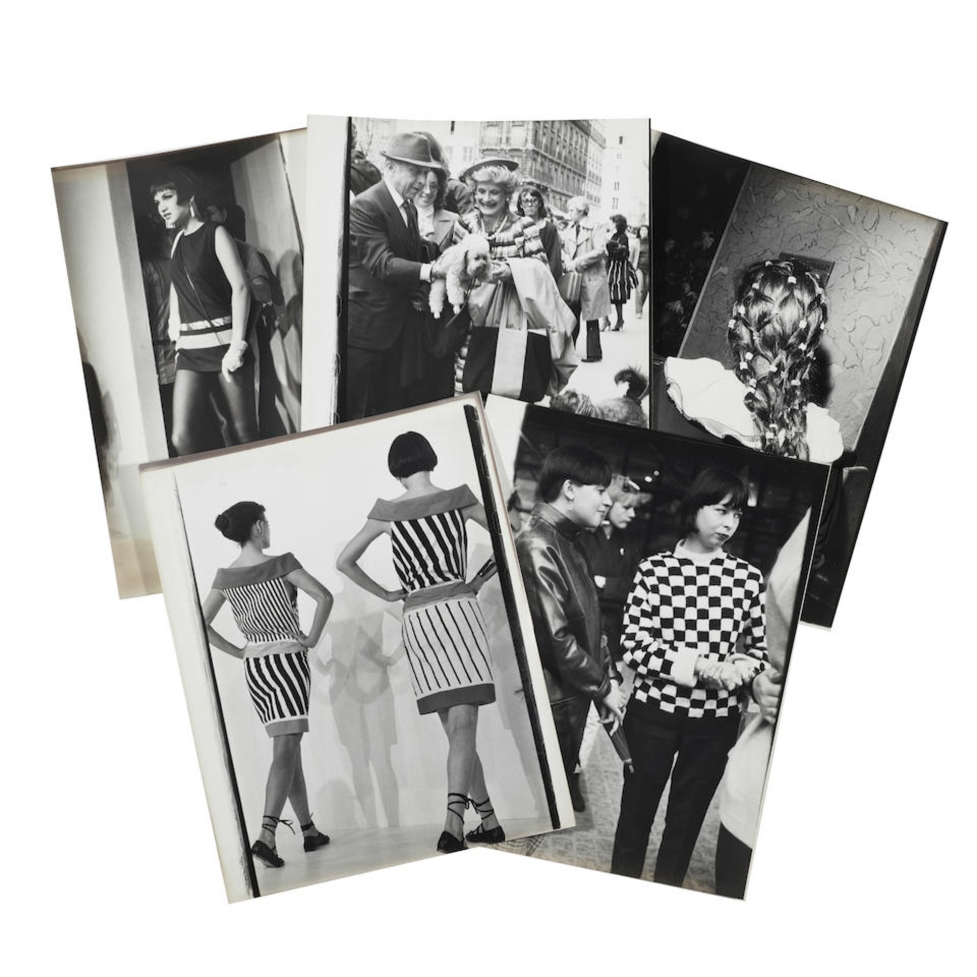 AN ARCHIVE OF BILL CUNNINGHAM PHOTOGRAPHIC PRINTS FROM THE COLLECTION OF ANNIE FLANDERS. A colle... - Bild 2 aus 3