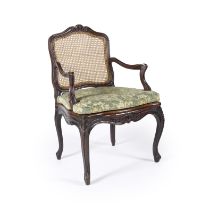 Fauteuil &#224; fond de canne en h&#234;tre, estampill&#233; L. Cresson, d'&#233;poque Louis XV