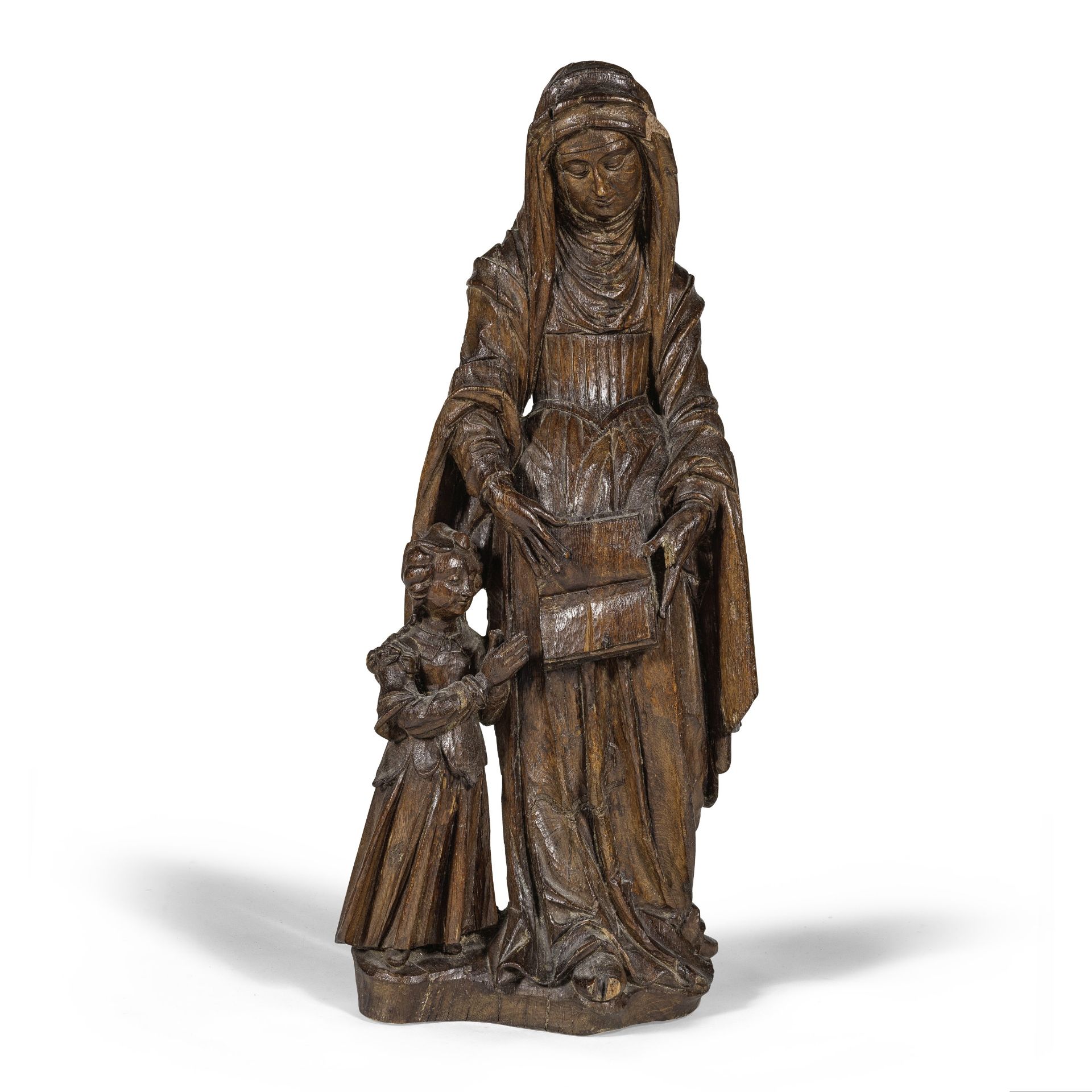 Groupe en ch&#234;ne sculpt&#233; repr&#233;sentant Sainte Anne &#233;duquant la Vierge Flandre...