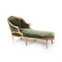 Chaise longue en bois naturel partiellement peint de style Louis XV