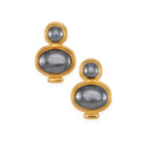 ELIZABETH GAGE: A PAIR OF 18K GOLD AND HEMATITE EARCLIPS