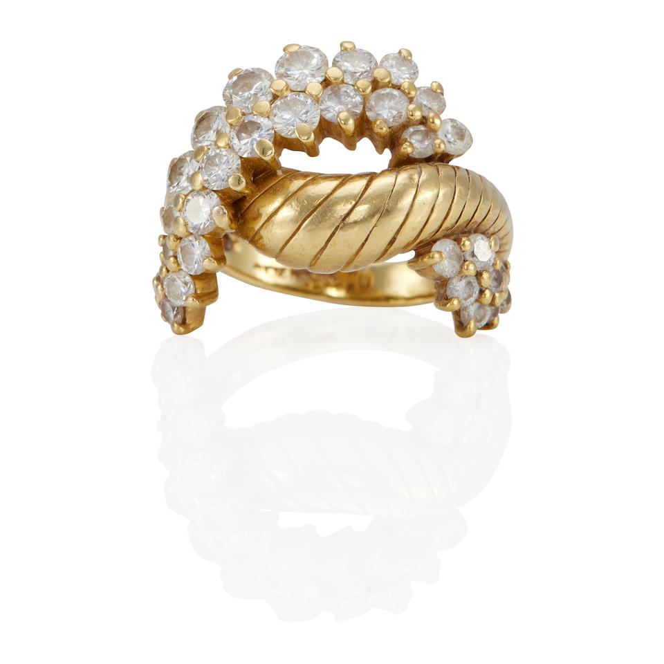 JOSÉ HESS: AN 18K GOLD AND DIAMOND RING