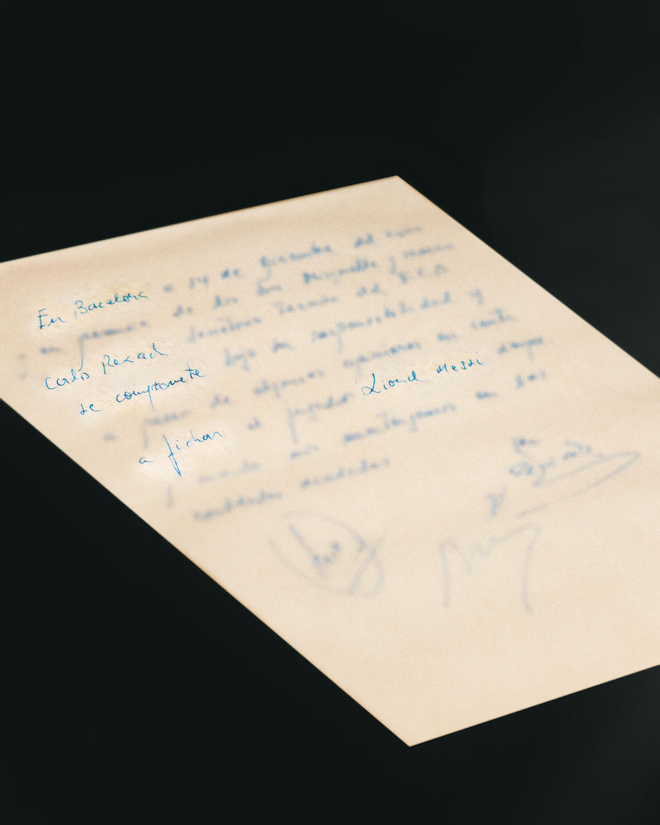 THE NAPKIN AGREEMENT THAT BROUGHT LIONEL MESSI TO BARCELONA. Manuscript document signed ('Carles... - Image 2 of 2