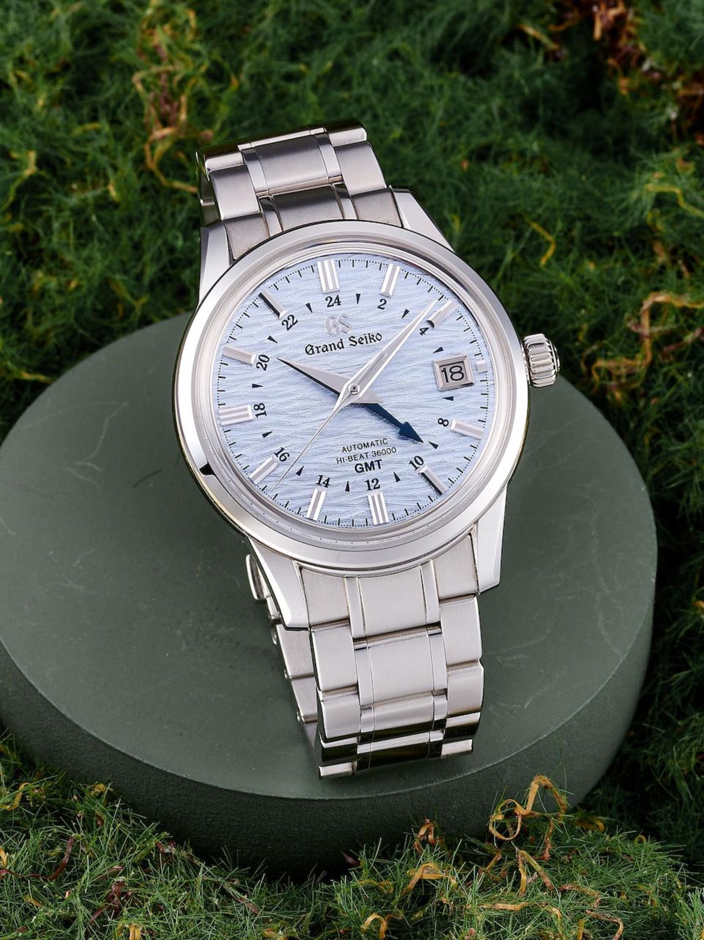 GRAND SEIKO | ELEGANCE - HI-BEAT 36000 GMT 'SHŌSHO', REF.SBGJ249, A STAINLESS STEEL DUAL TI...