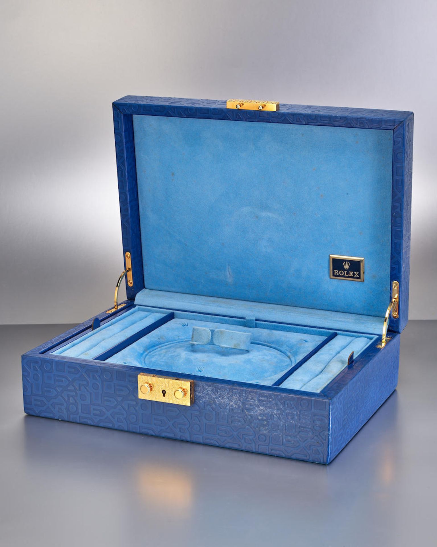 [NO RESERVE] ROLEX | A GROUP OF TWO: A LARGE BLUE LEATHERETTE WATCH AND JEWELRY BOX WITH JUBILEE... - Image 5 of 5