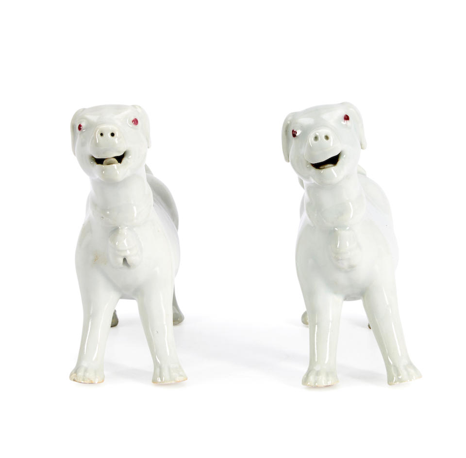 A PAIR OF EXPORT WHITE-GLAZED DOGS - Image 2 of 3