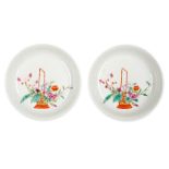 A PAIR OF FAMILLE ROSE 'FLOWER' DISHES