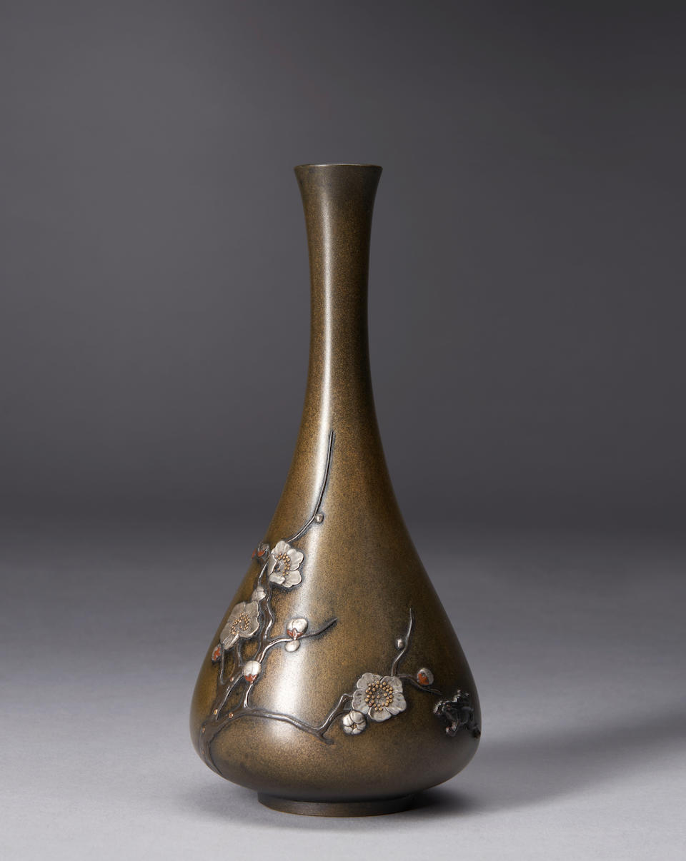 A METAL-INLAID BRONZE VASE - Image 6 of 7