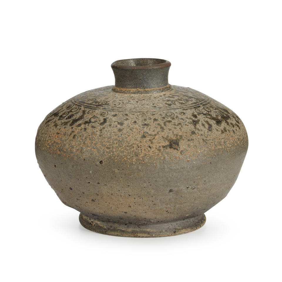 AN ASH-GLAZED STONEWARE BOTTLE-FORM BURIAL JAR - Image 4 of 4