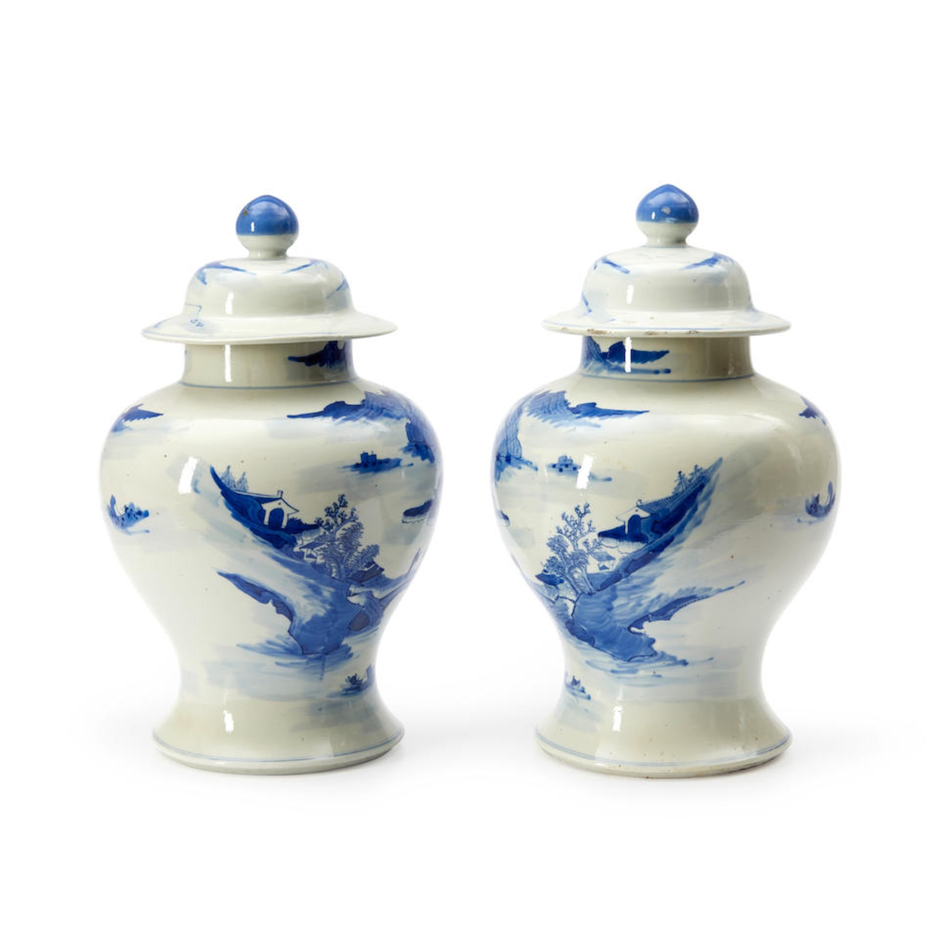 A NEAR PAIR OF BLUE AND WHITE 'LANDSCAPE' JARS AND COVERS - Bild 3 aus 4