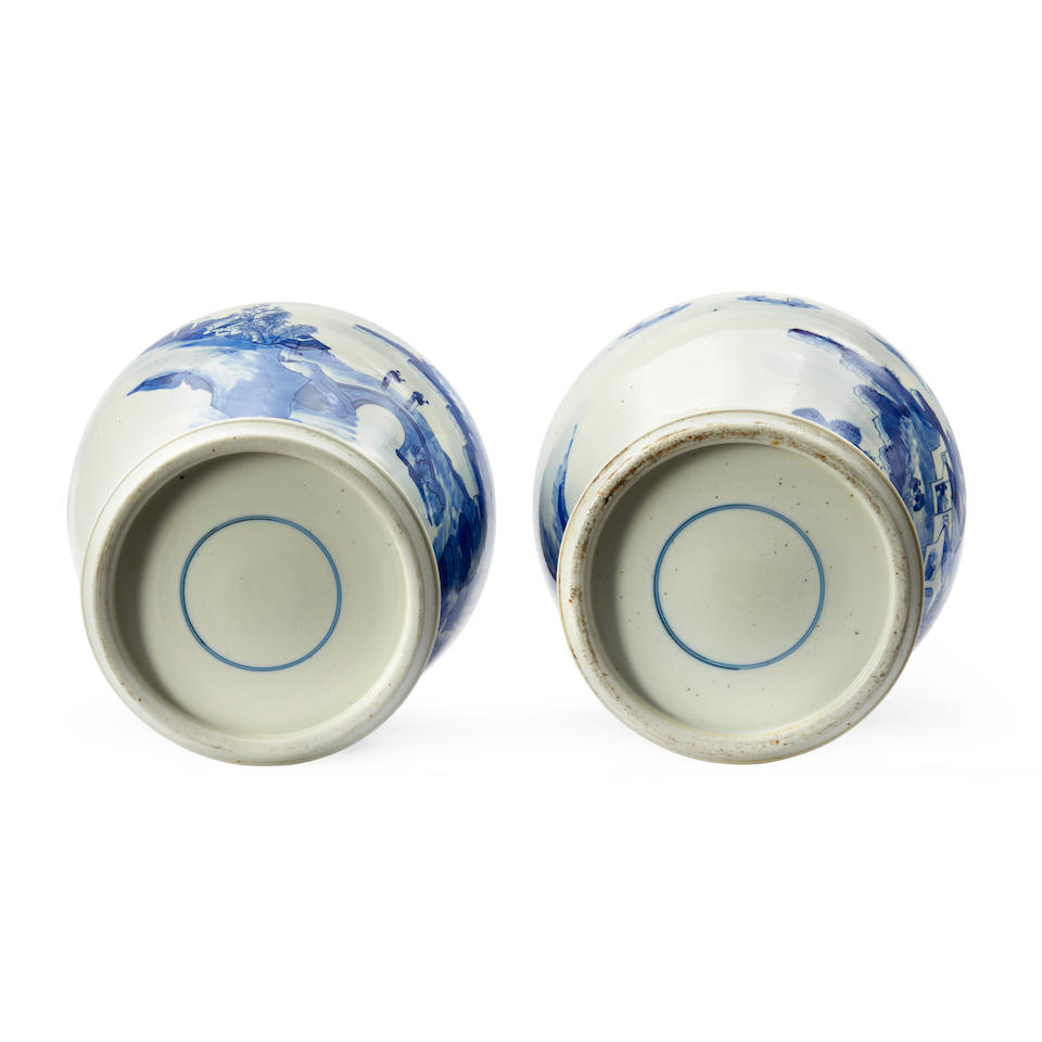 A NEAR PAIR OF BLUE AND WHITE 'LANDSCAPE' JARS AND COVERS - Image 4 of 4