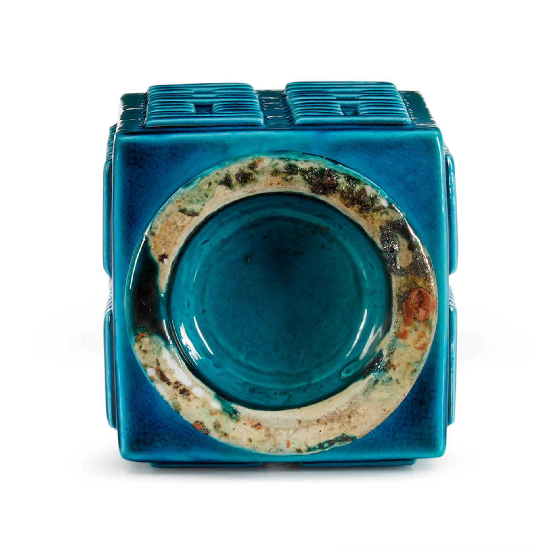 A TURQUOISE BLUE-GLAZED SQUARE 'CONG' VASE - Image 2 of 4