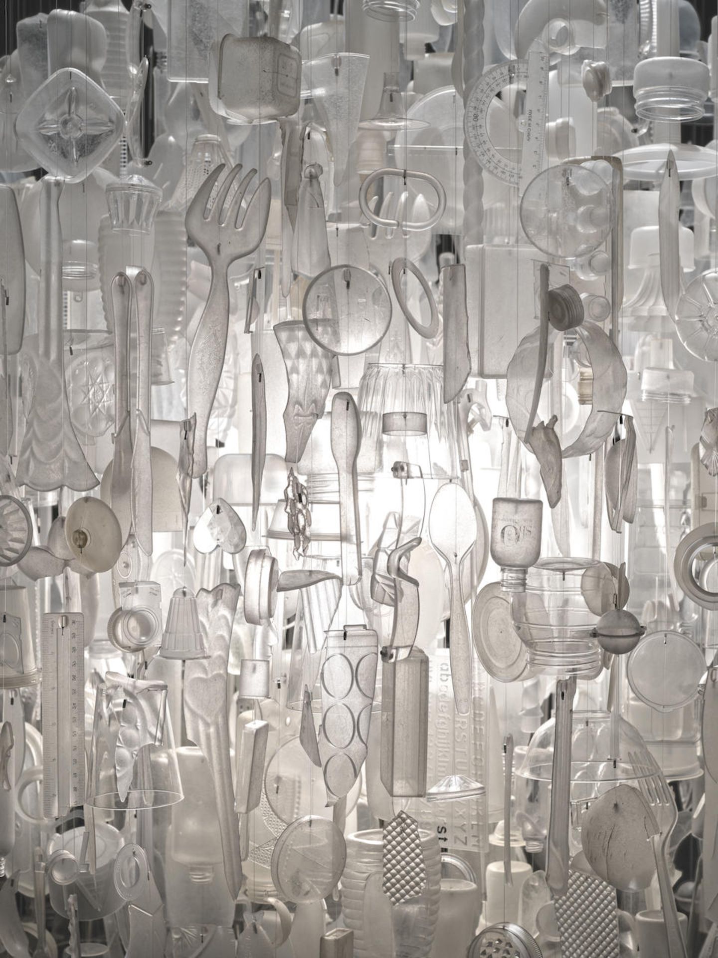 Stuart Haygarth 'Tide' chandelier, 2013 - Image 4 of 7