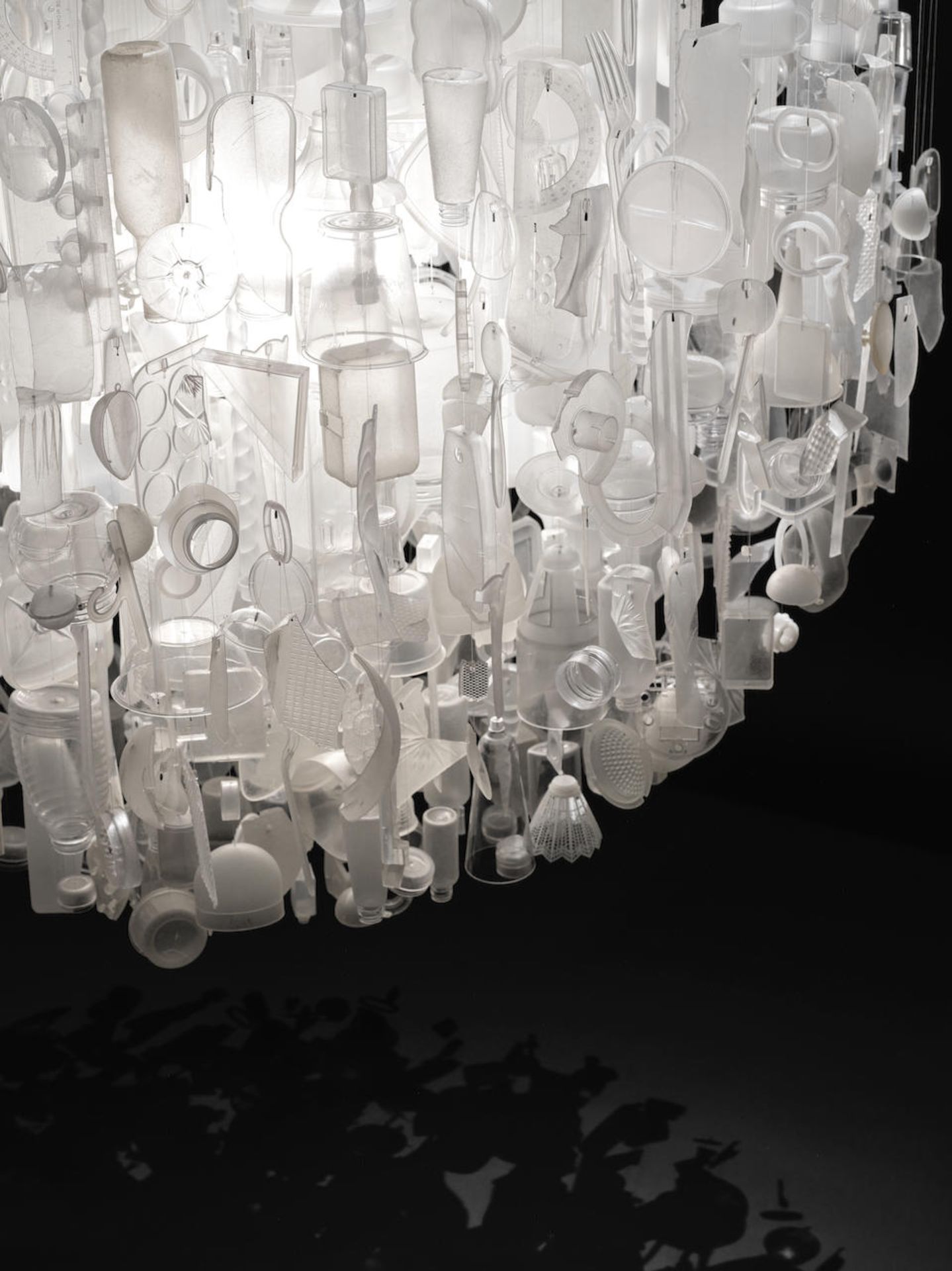 Stuart Haygarth 'Tide' chandelier, 2013 - Bild 2 aus 3