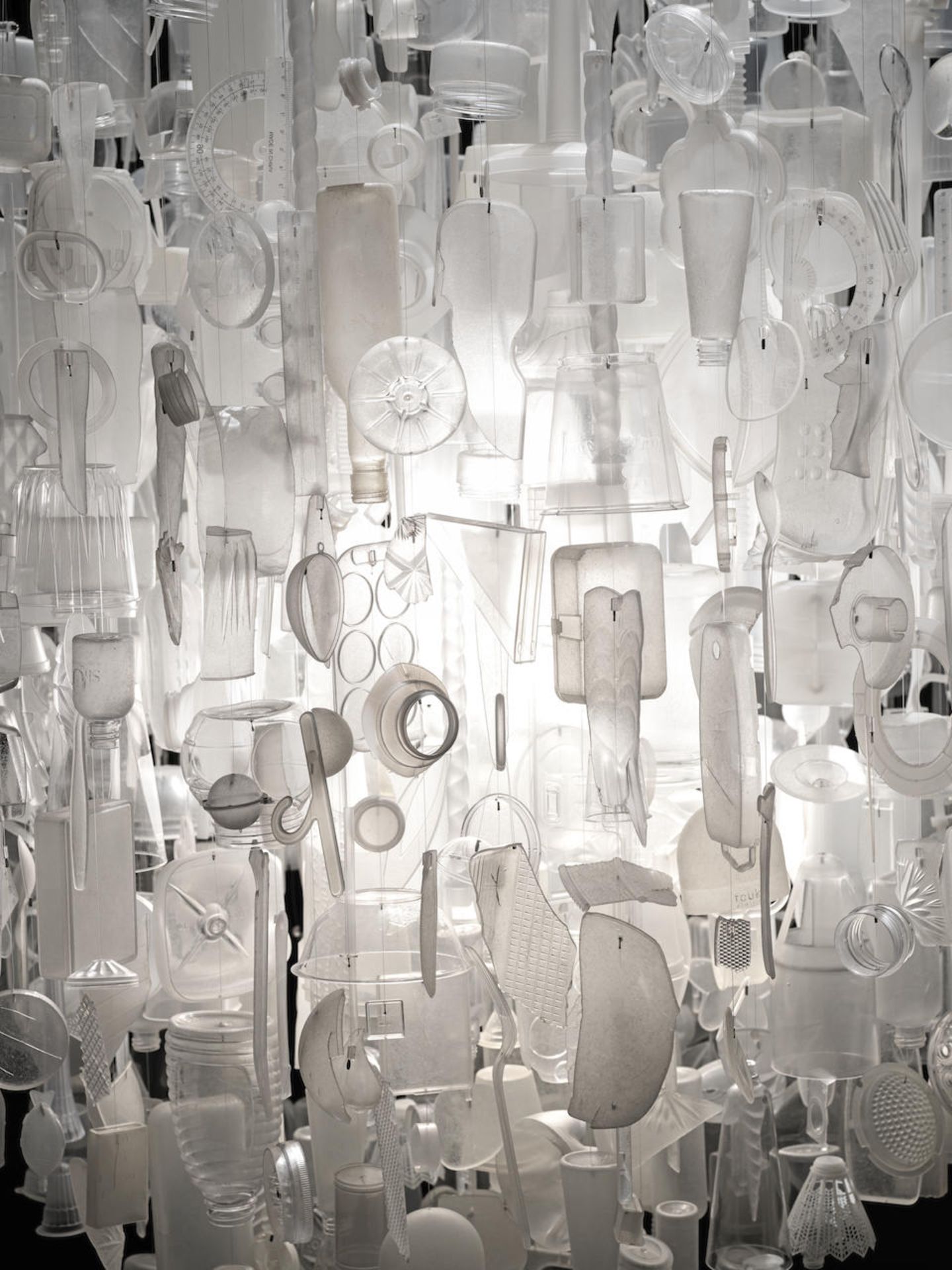 Stuart Haygarth 'Tide' chandelier, 2013 - Image 7 of 7